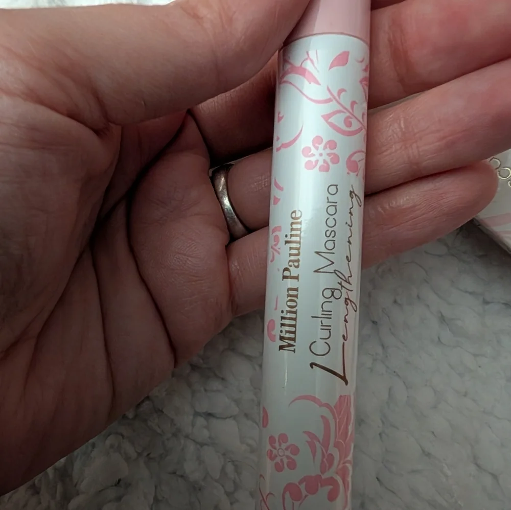 New Yara Curling Mascara - Pink